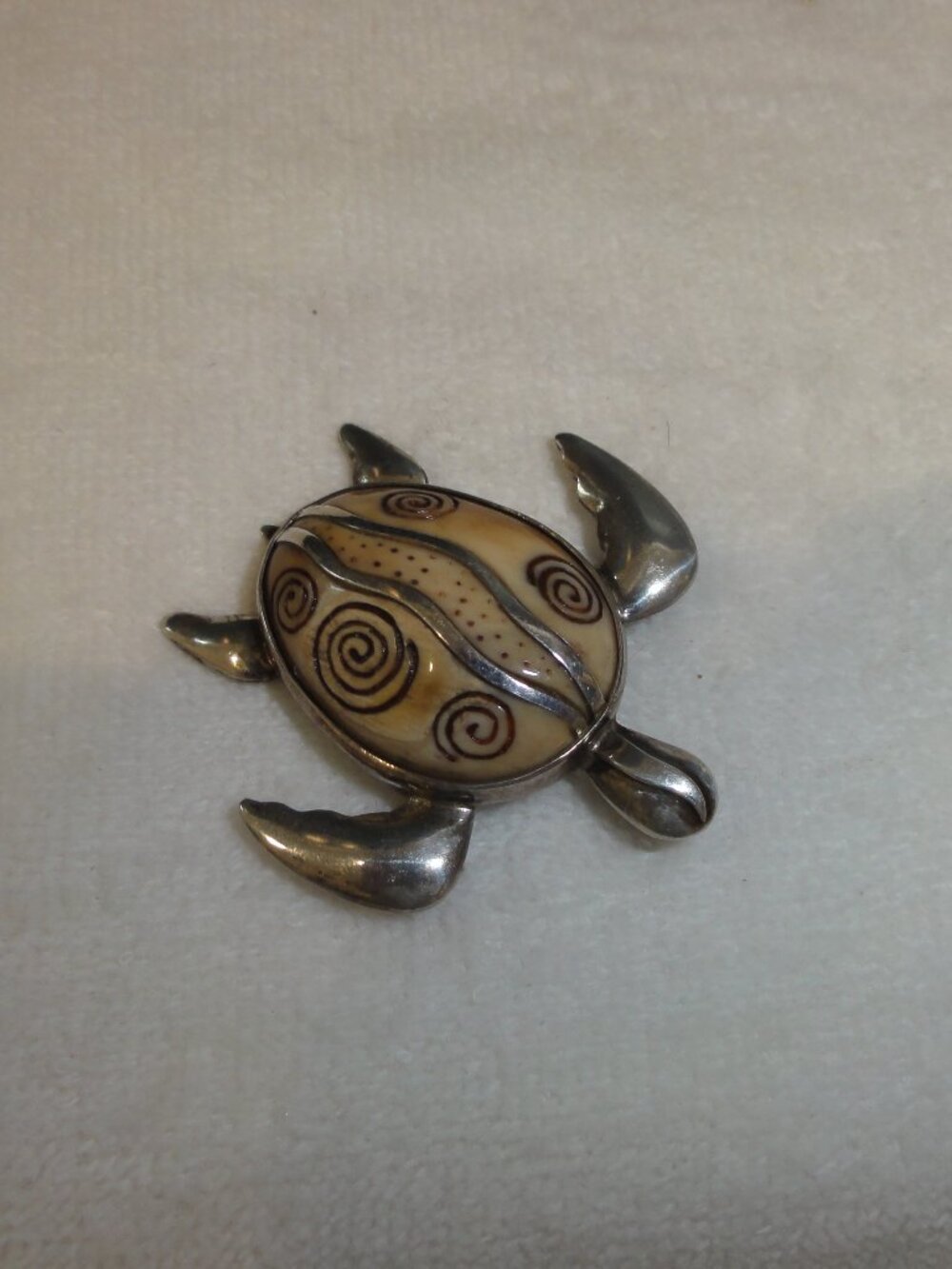 Zealandia Designs Sterl. Silver w/Fossilized Ivory Sea Turtle Pendant/Pin LARGE